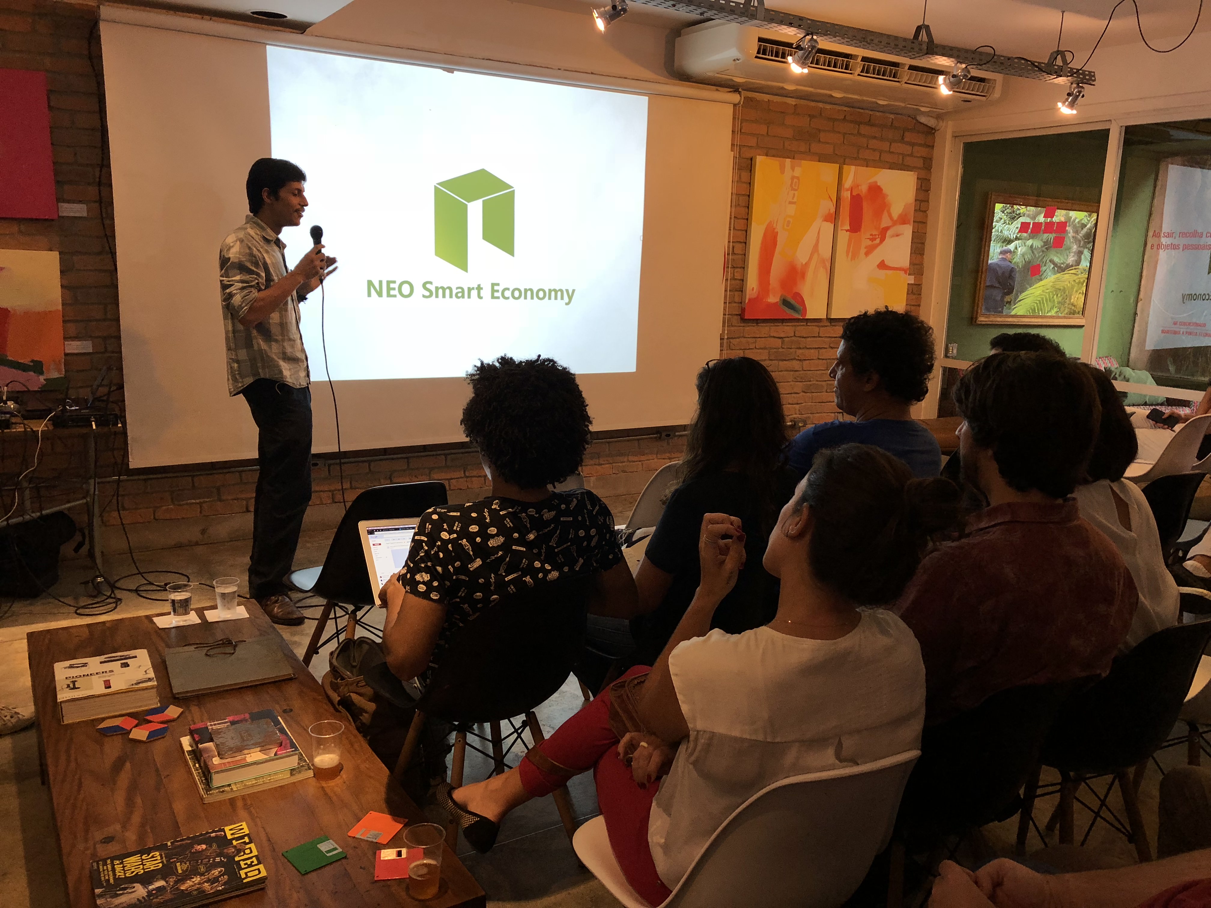 Alexandre Barbosa opening the NEO Meetup in Rio de Janeiro, 2018.